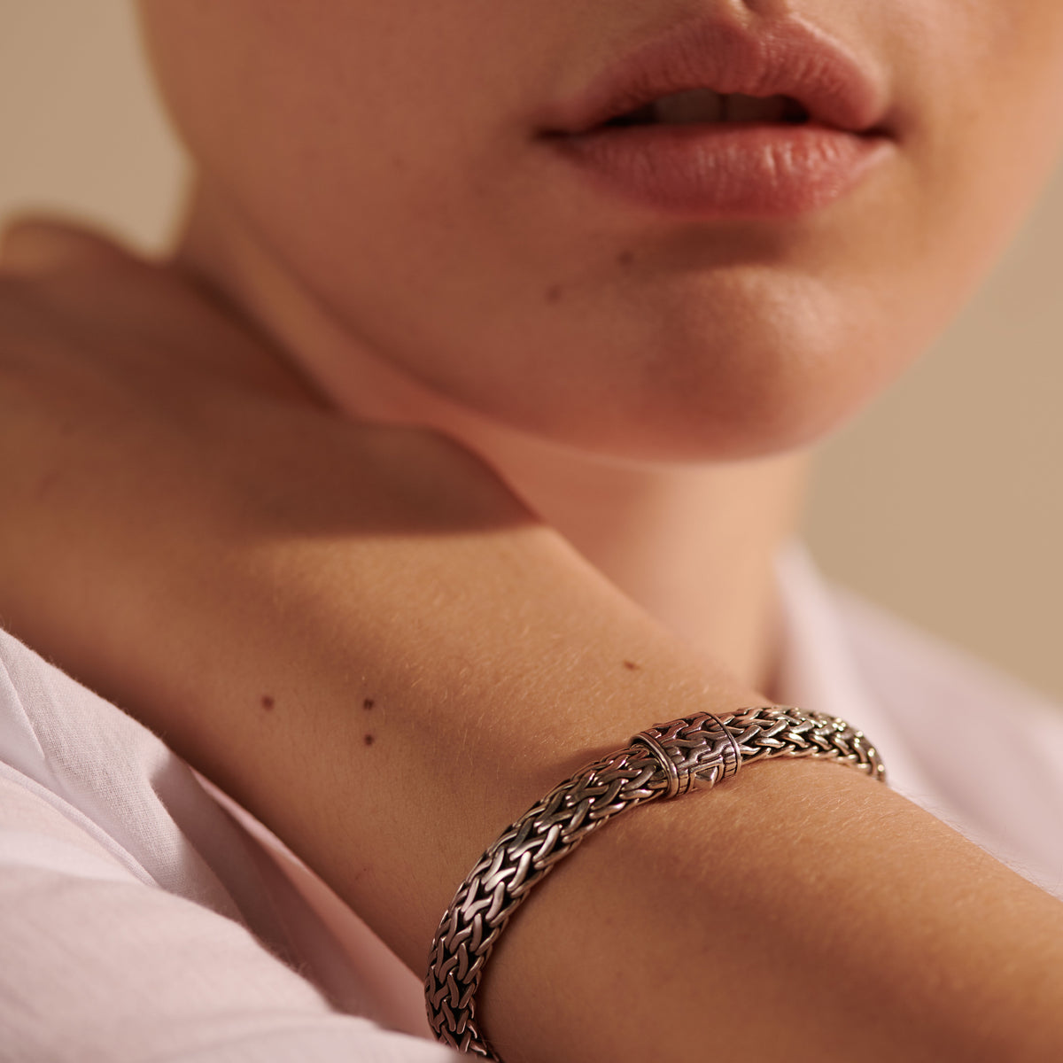 Silver Classic Chain Collection 7.5 Mm Bracelet , Size Large — detail view