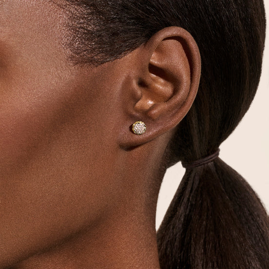 JH Essential Pavé Stud Earring, Gold, Diamonds, 7MM