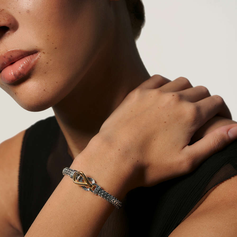 Asli Classic Chain Link Station Bracelet