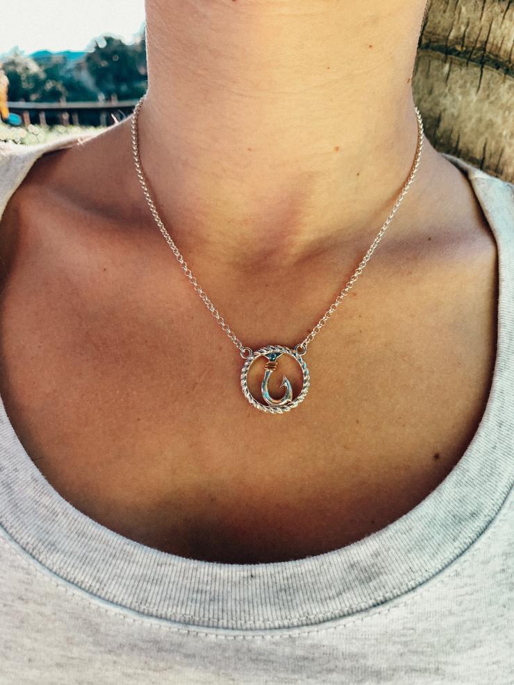 Hook Circle Rope Necklace (16.5" to 18.5" adjust)