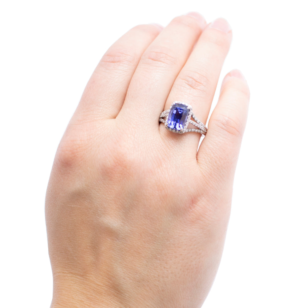 Blue Sapphire & Diamonds Ring